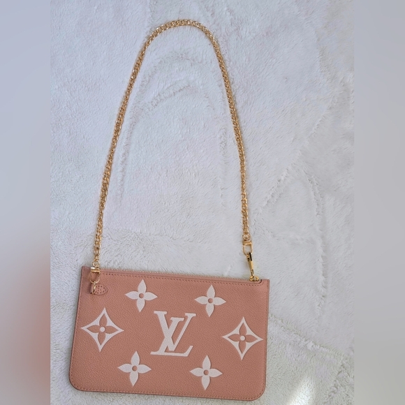 Louis Vuitton Handbags - Louis Vuitton Neverfull MM Pochette – Rose Trianon Empreinte Pink